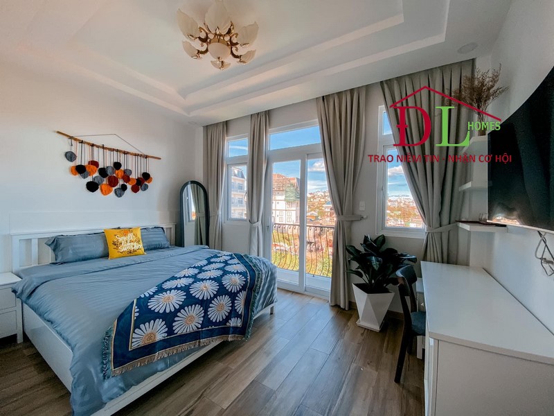 Bán khách sạn Tô Hiến Thành Đà Lạt 699m2 kinh doanh tốt.