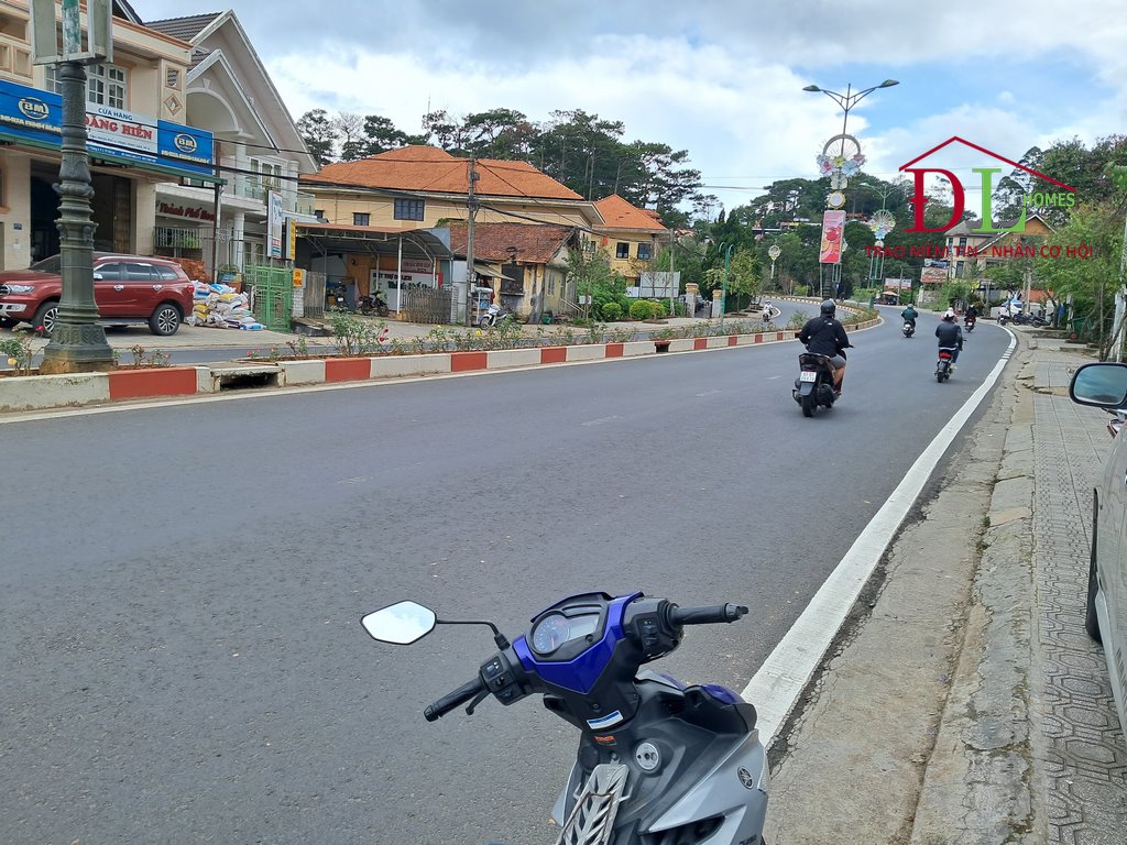 HẠ GIÁ Bán nhà mặt tiền Ba Tháng Tư phường 3 Đà Lạt thích hợp kinh doanh