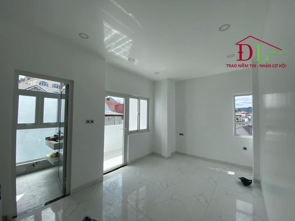 Bán nhà mới hoàn thiện hẻm ô tô Mai Hắc Đế phường 6 Đà Lạt